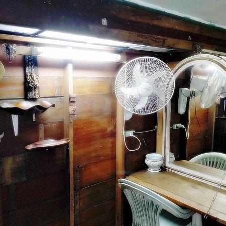 Ray Nu Guest House プラナコーン・シー・アユタヤ エクステリア 写真