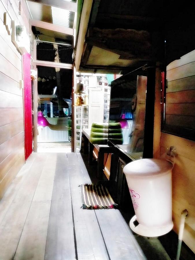 Ray Nu Guest House プラナコーン・シー・アユタヤ エクステリア 写真