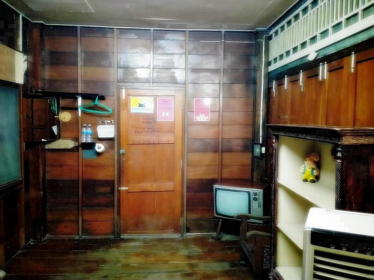Ray Nu Guest House プラナコーン・シー・アユタヤ エクステリア 写真